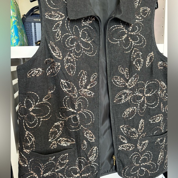 DENIM VEST. VINTAGE ALLISON DALEY ZIP-UP EMBROIDERED VEST. GREAT CONDITION - Picture 11 of 13